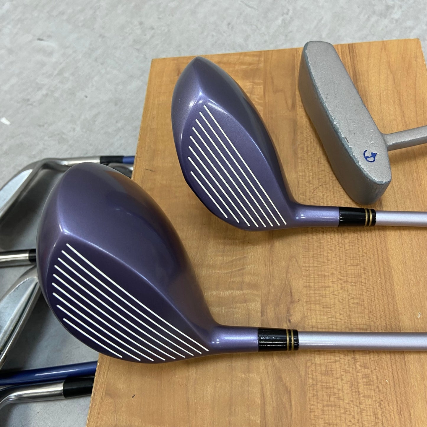 ディオミオ　その他　レディースゴルフ　クラブ9本セット　右利き用　キャディバッグ付き　DioMio