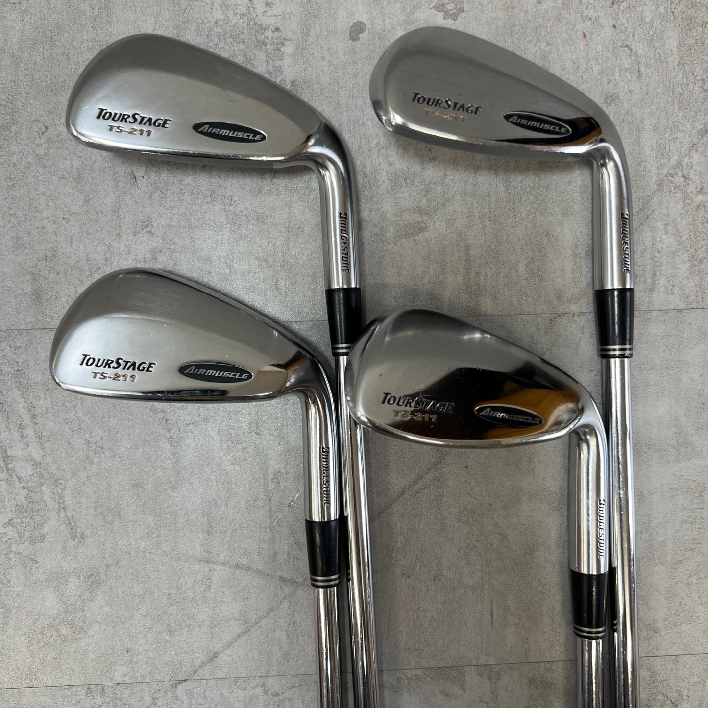 ツアーステージ TOURSTAGE　エアーマッスル　TS-211　メンズゴルフ　アイアンセット 4番〜PW　7本　右利き用 N.S.PRO 950GH スチール S