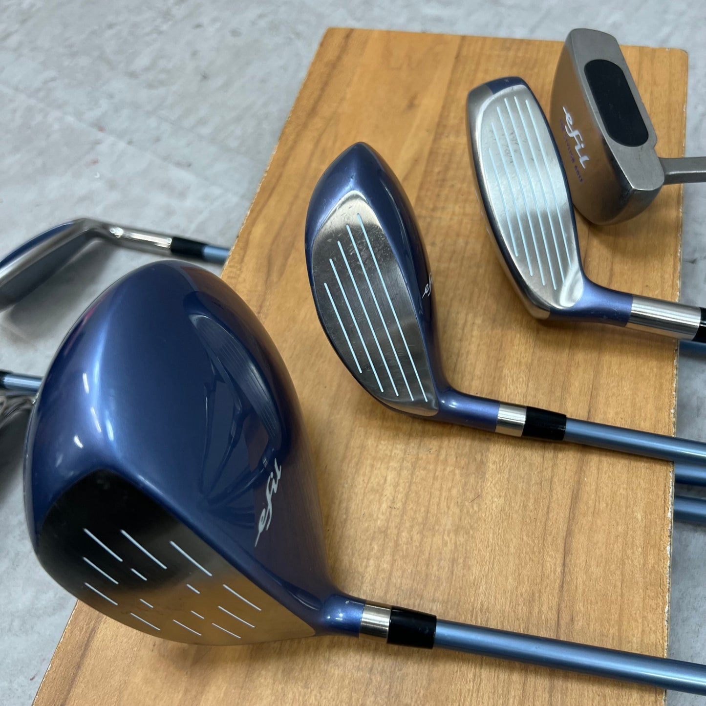 ミズノ エフィル レディースゴルフクラブセット 7本 右利き用 L カーボン MIZUNO efil