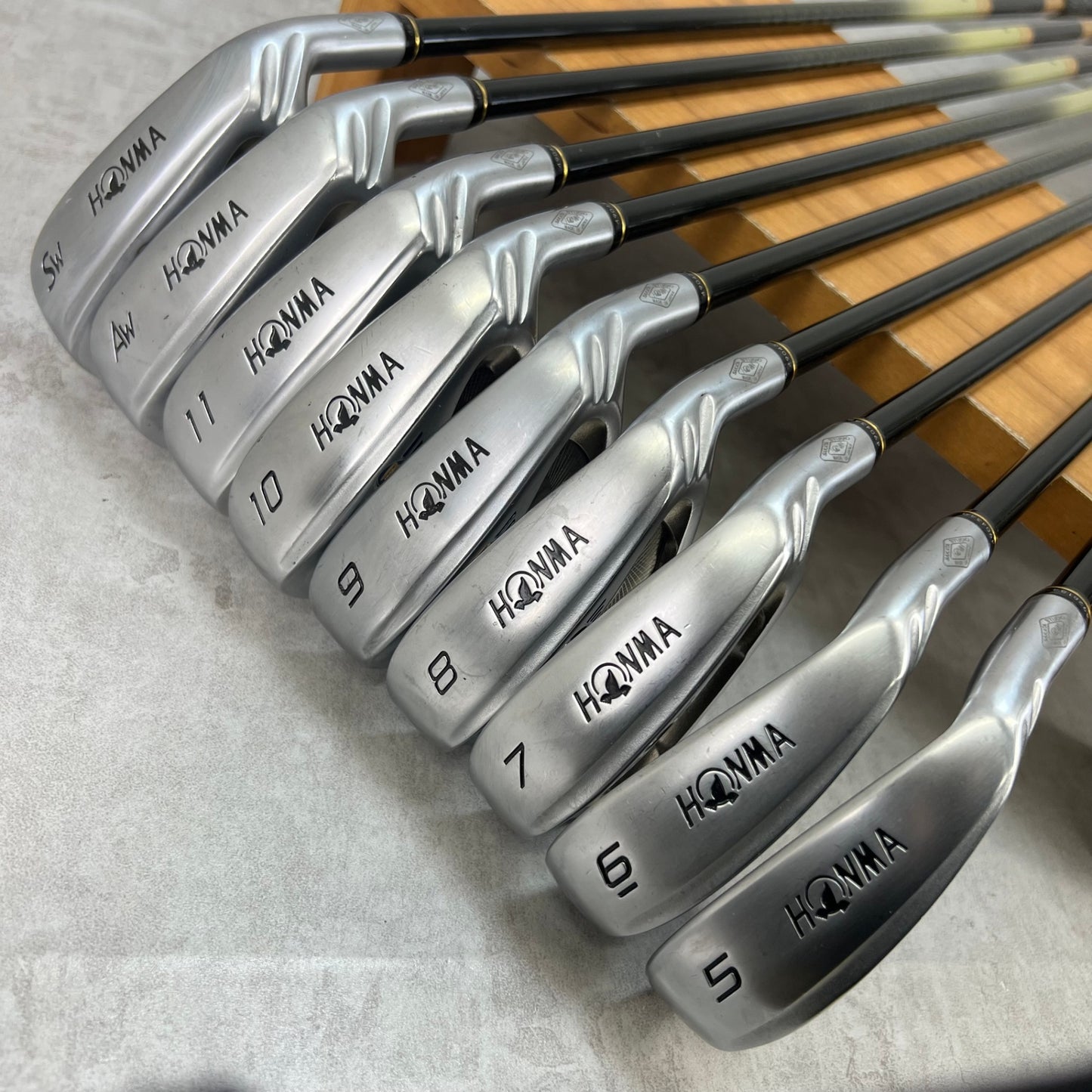 ホンマ　ベレス　MG702　メンズゴルフ　アイアンセット　9本　R　右利き用　HONMA　BERES　2STAR　スター　星