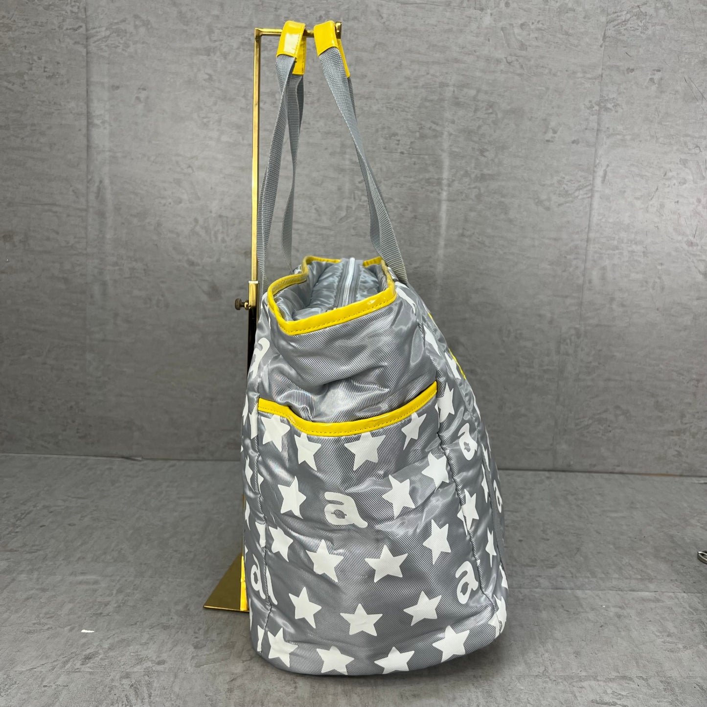 ARCHIVIO　アルチビオ　ゴルフトートバッグ　aロゴワッペン　ホワイトスター総柄　グレーカラーベース　ラウンド　カート