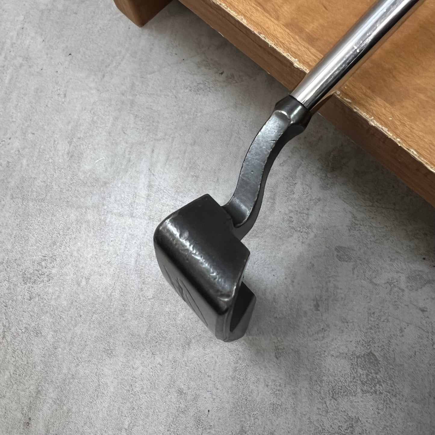 cobra コブラ	グレッグノーマン　Uモデル　メンズゴルフ　パター	　ピン型	ショートネック	34インチ	右利き用