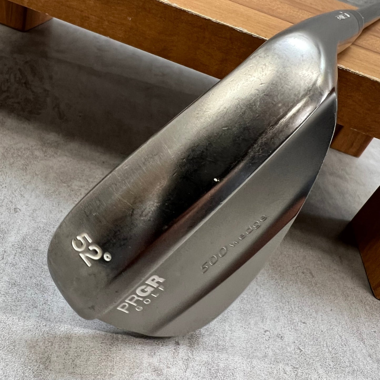 PRGR　プロギア　500wedge　メンズゴルフ　AW　アプローチウェッジ　52°　35.25	インチ　D-1　SR　右利き用															 																PRGR　プロギア　500wedge　メンズゴルフ　AW　アプローチウェッジ　52°　35.25インチ　D-1　SR　右利き用