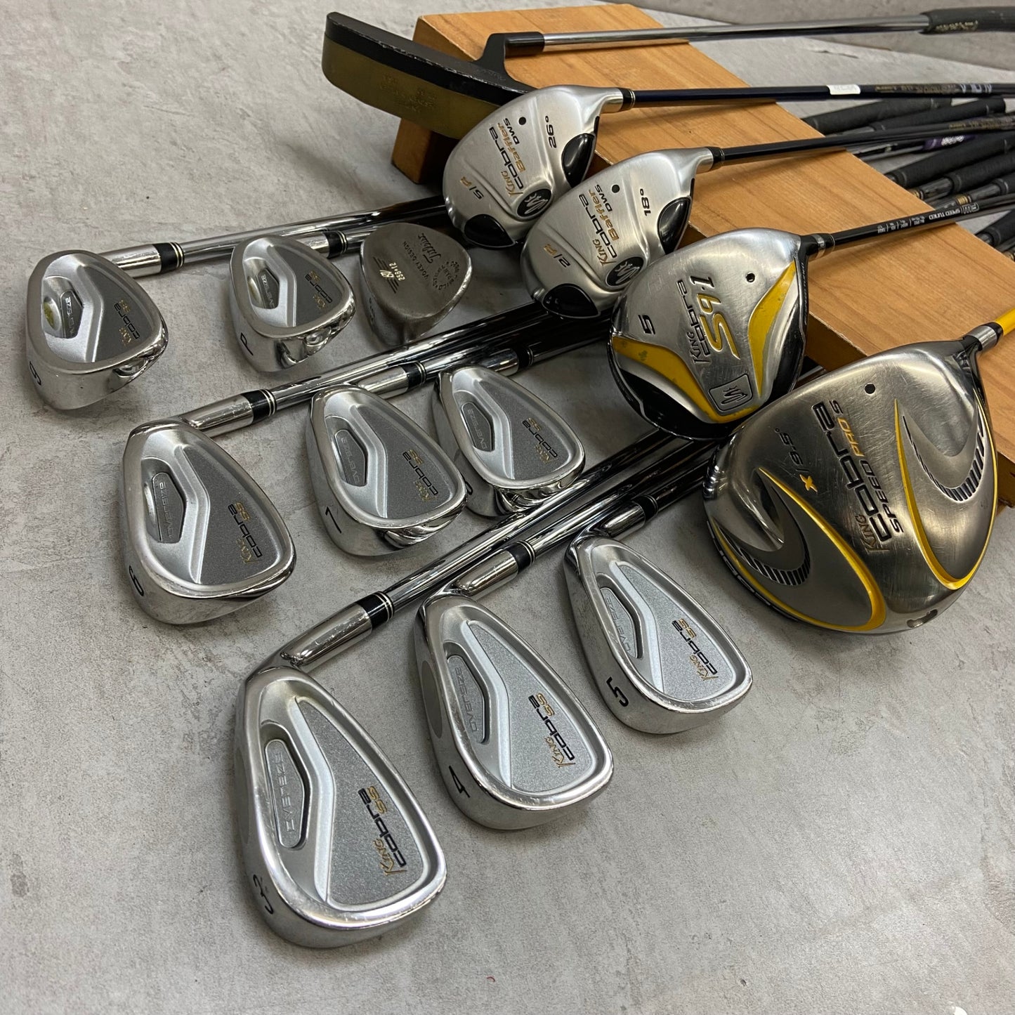 コブラ　タイトリスト　キュービックバランス　メンズゴルフ クラブセット　14本　右利き用　Cobra　Titleist　CUBIC BALANCE