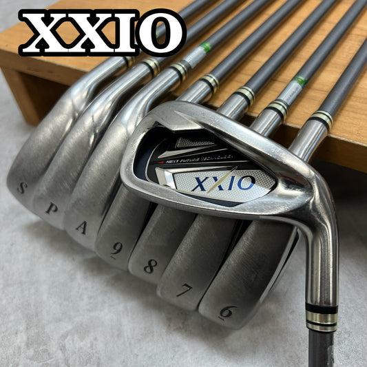 ゼクシオ　7代目　MP700　メンズゴルフ　アイアンセット　8本　R　右利き用　XXIO