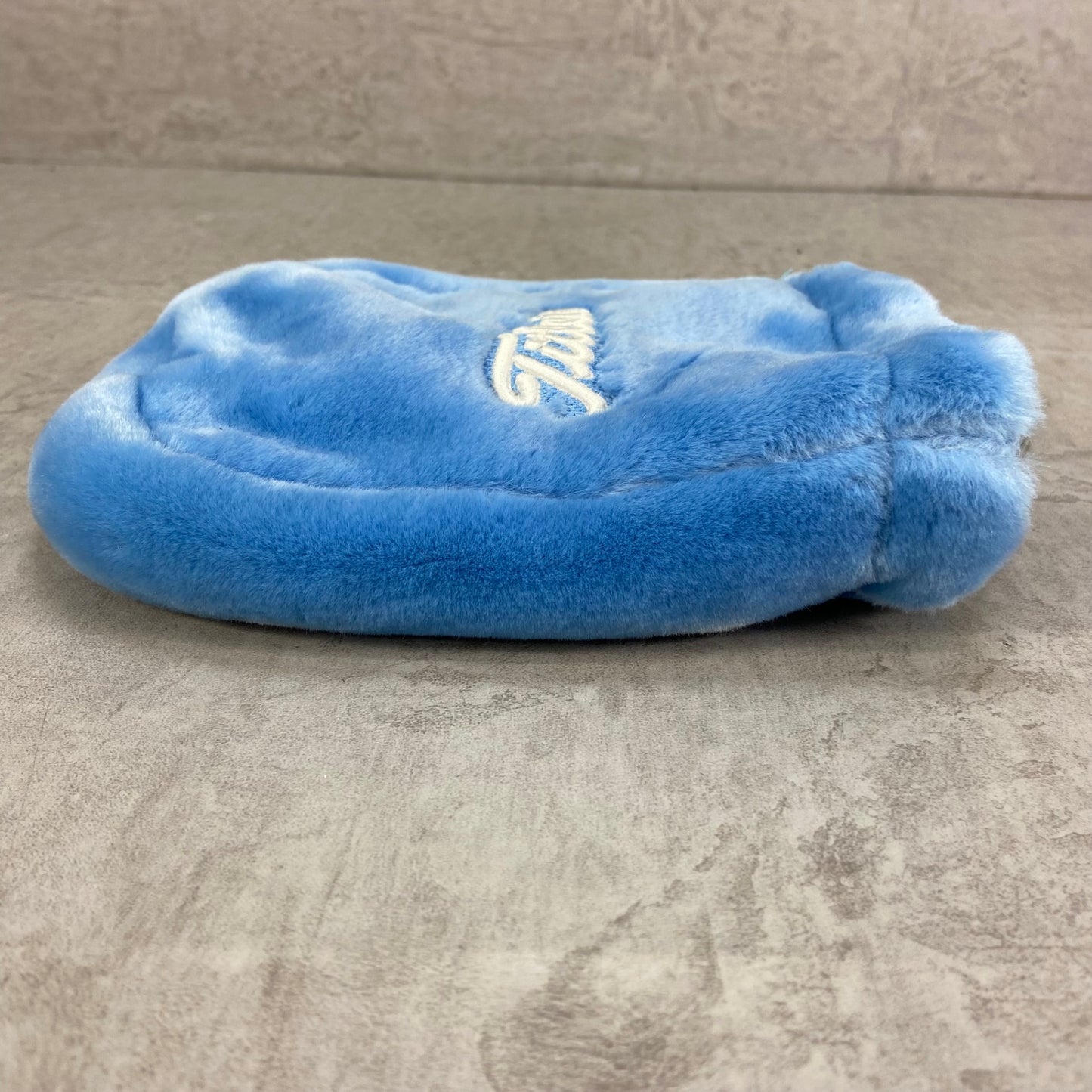 タイトリスト　ゴルフクラブ用ヘッドカバー　アイアン　ボア　Titleist　ラウンド用品　アイテム　小物