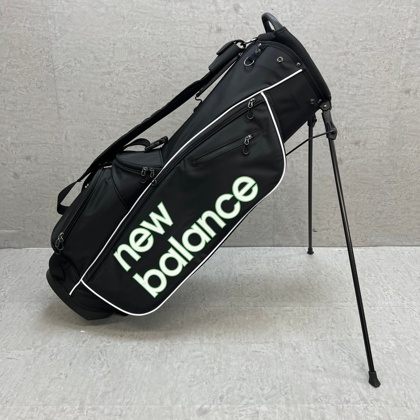 ニューバランス　ゴルフ用　スタンド式　キャディバッグ　約8.5型　ブラック　黒　ポリエステル　New Balance