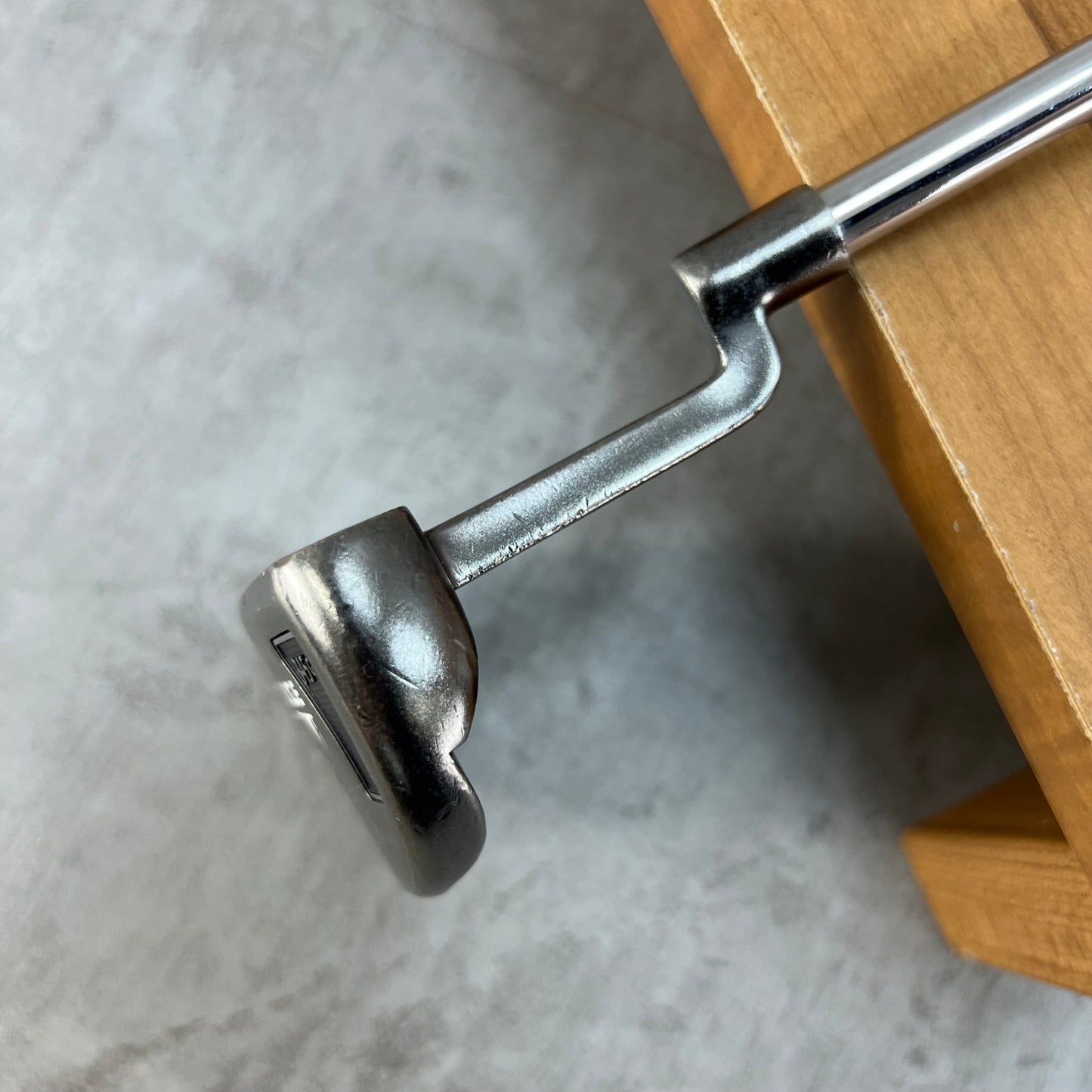 オデッセイ　ホワイトアイス　330　メンズゴルフ　パター　右利き用　ODYSSEY　WHITE ICE