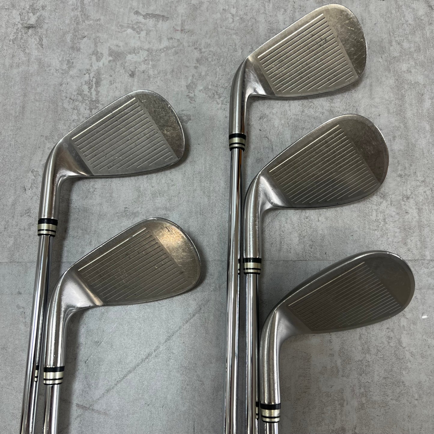 ゼクシオ XXIO 8 8代目 メンズゴルフ　アイアンセット　4番〜SW　9本 右利き用 N.S.PRO 900GH スチール R