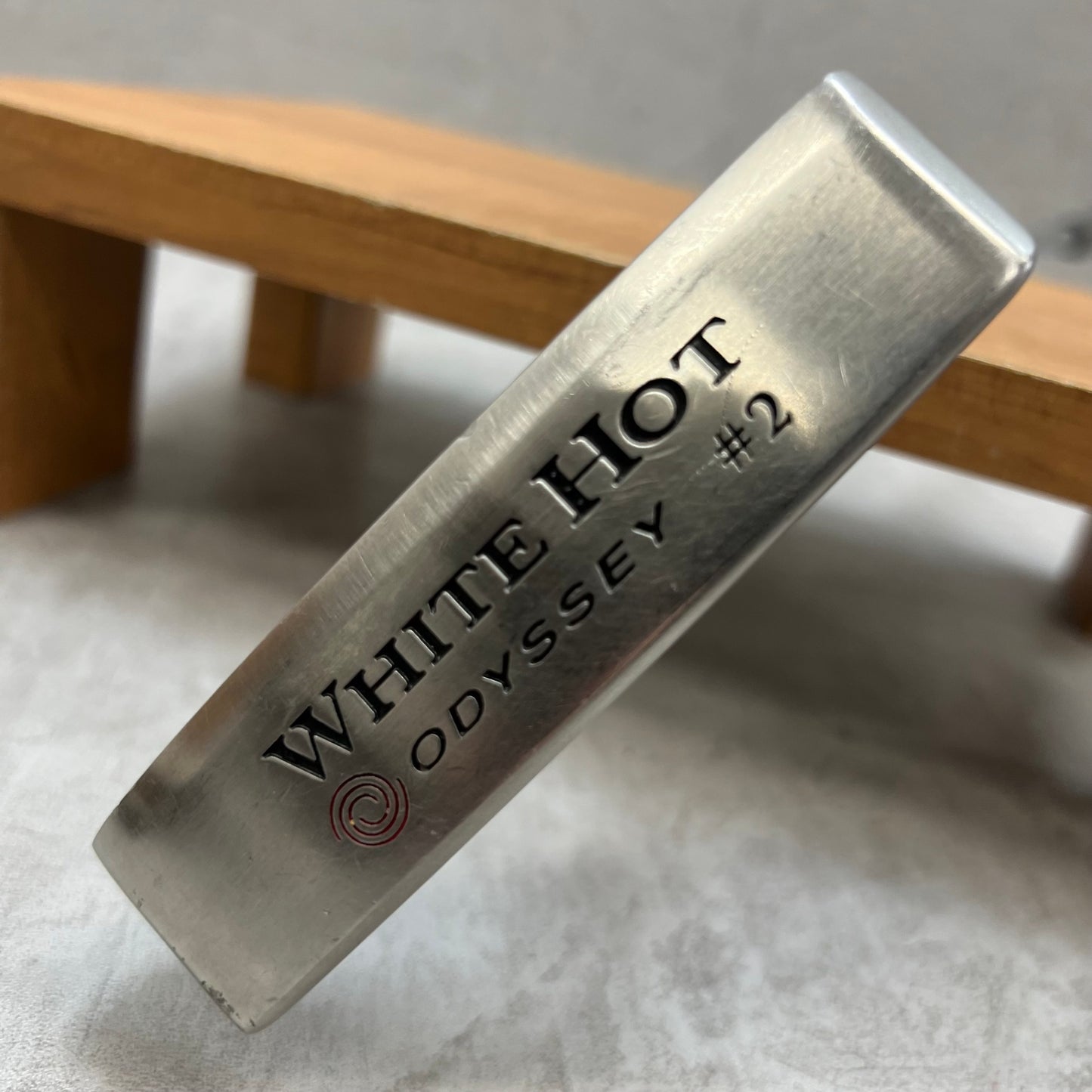 オデッセイ　ホワイトホット ♯2　メンズゴルフ　パター　右利き用　33インチ　ODYSSEY　WHITE HOT
