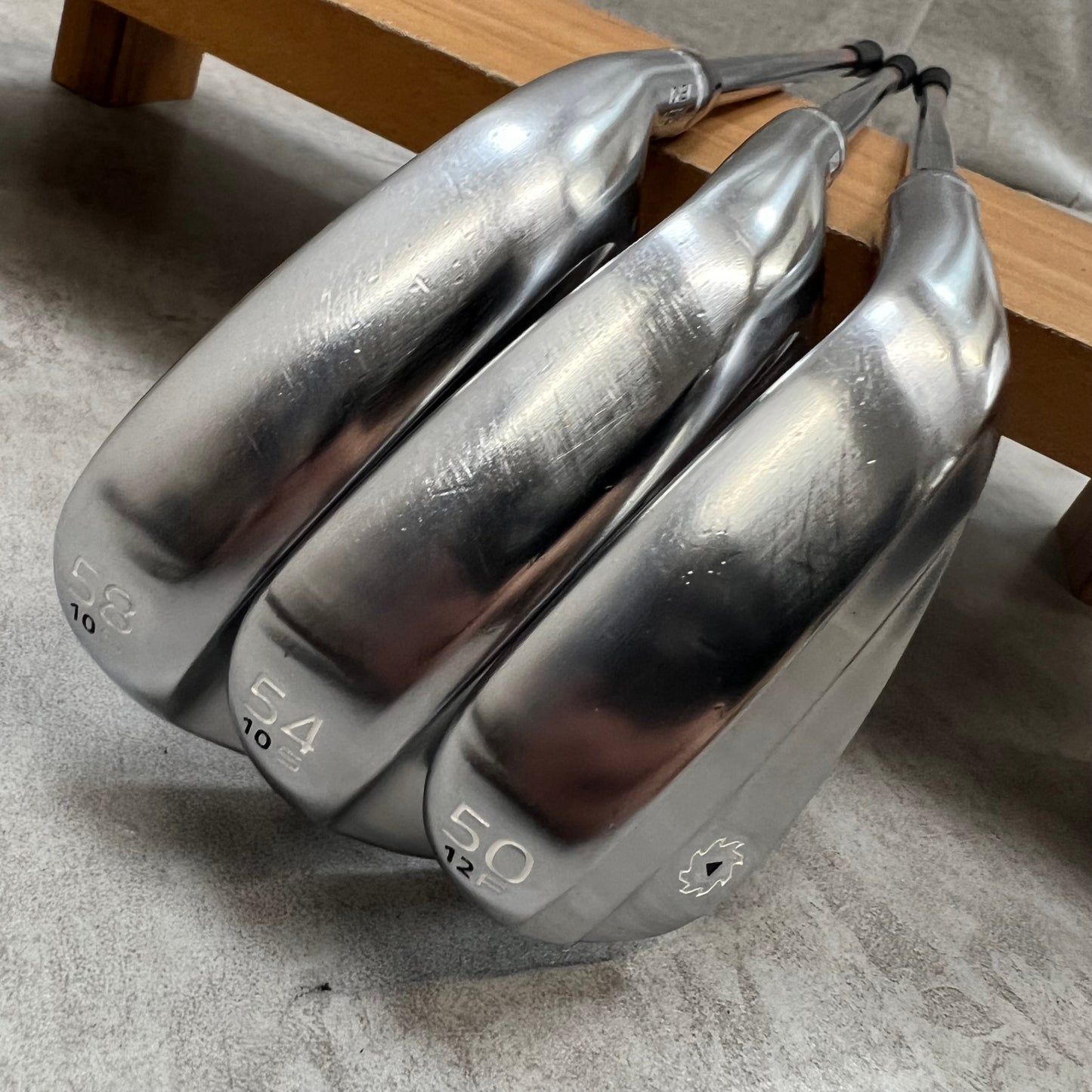 タイトリスト　ボーケイデザイン SM7　メンズゴルフ　ウェッジ3本セット　50° 54° 58°　右利き用　N.S.PRO  S Titleist VOKEY DESIGN