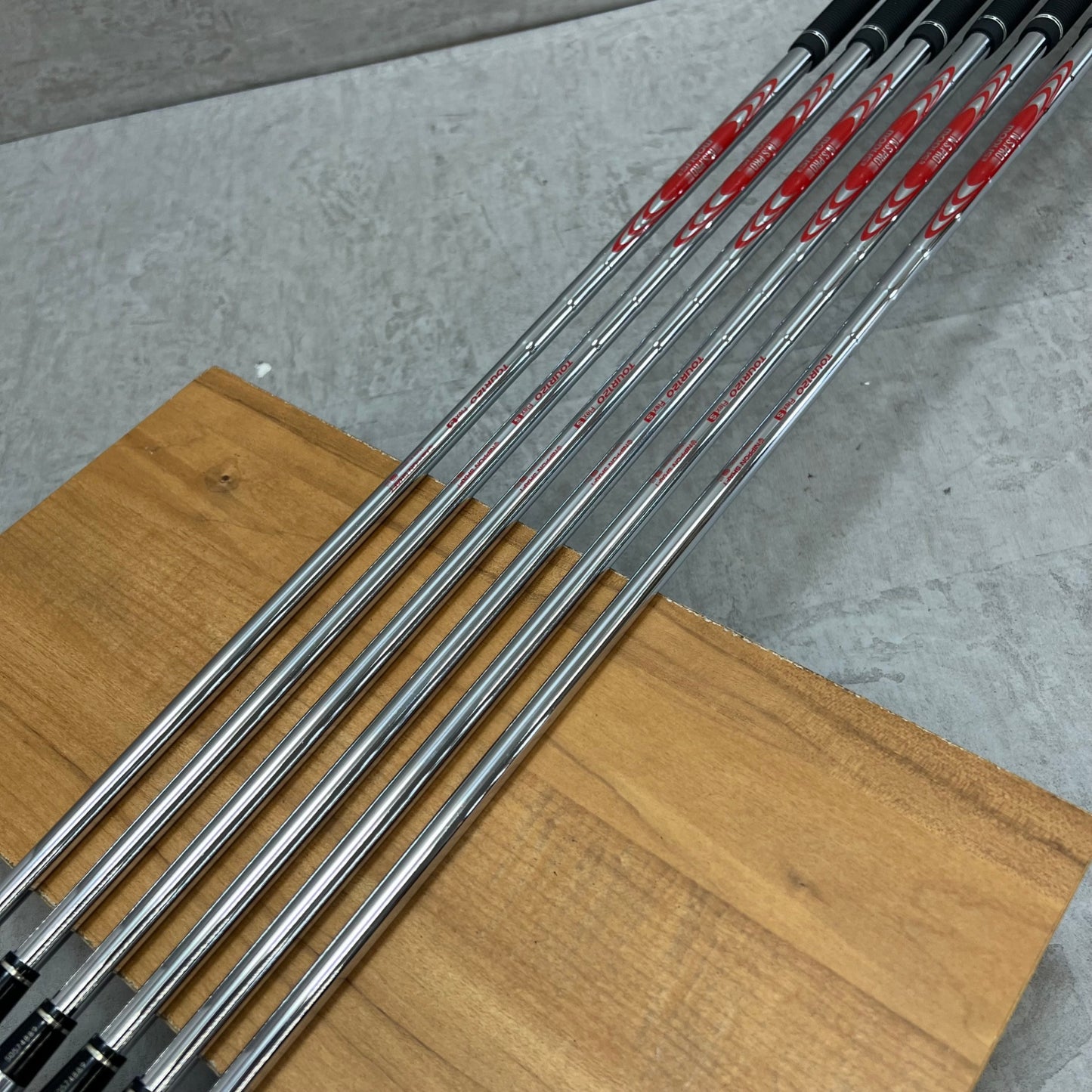 ホンマ　ツアーワールド　TW727V　メンズゴルフ　アイアン６本セット　S　右利き用　HONMA TOUR WORLD　日本シャフト　N.S.PRO　MODUS3　TOUR120