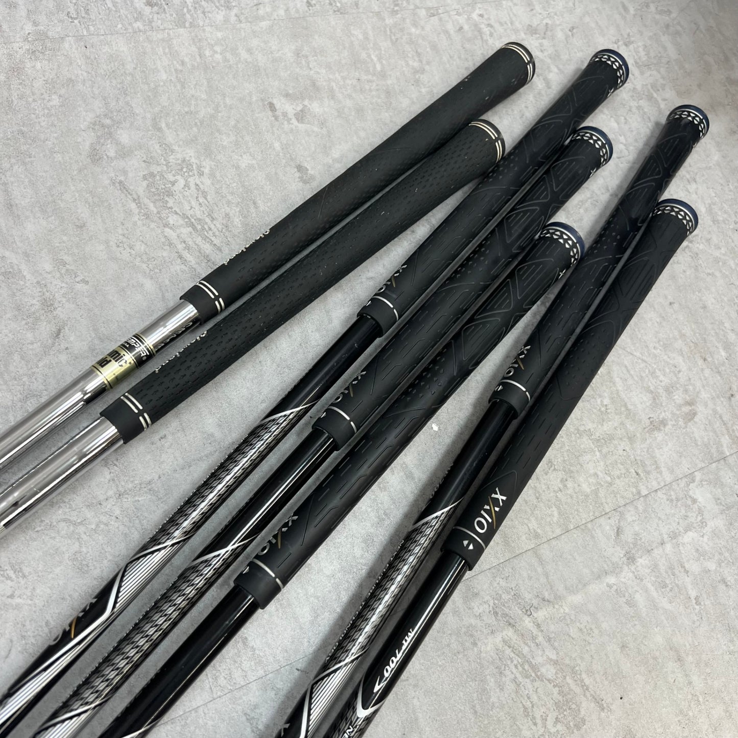 ゼクシオ　スリクソン　メンズゴルフ　クラブセット　12本　右利き用　XXIO SRIXON