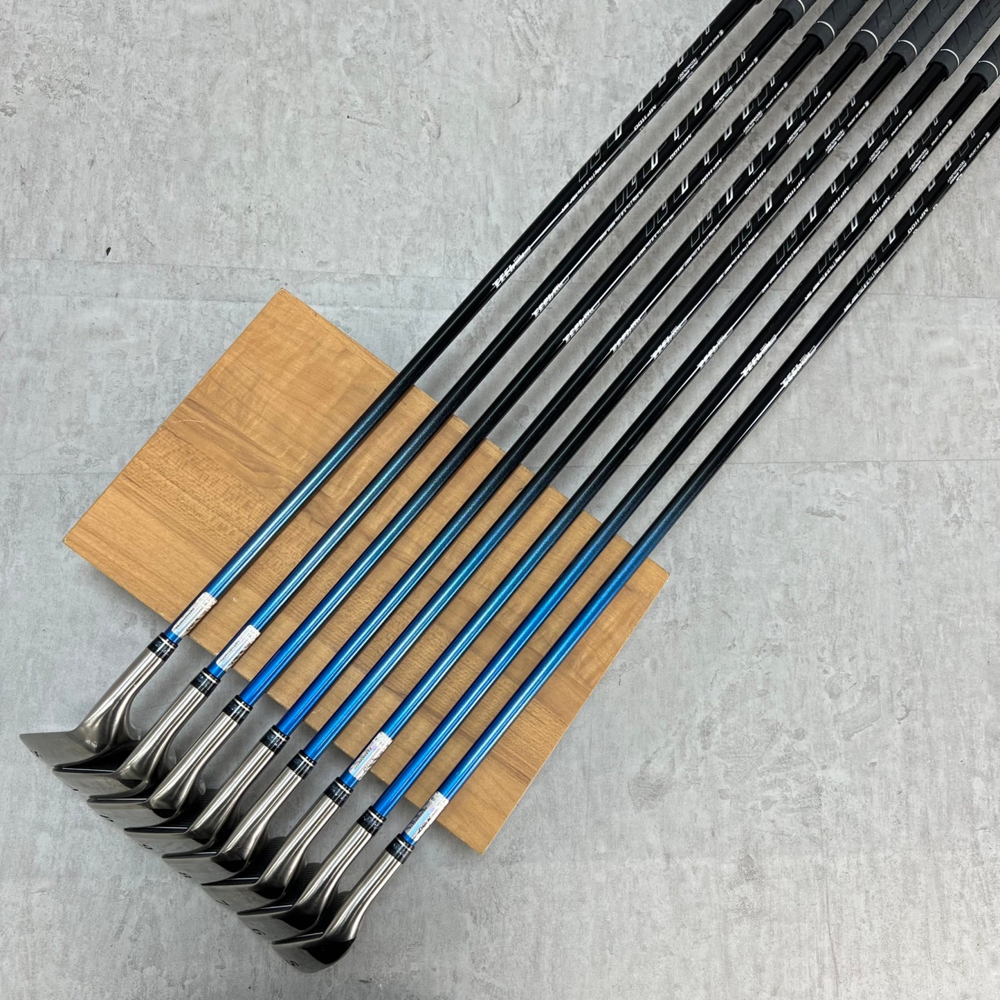 ゼクシオ　11代目　MP1100　メンズゴルフ　アイアンセット　8本　右利き用　SR　XXIO