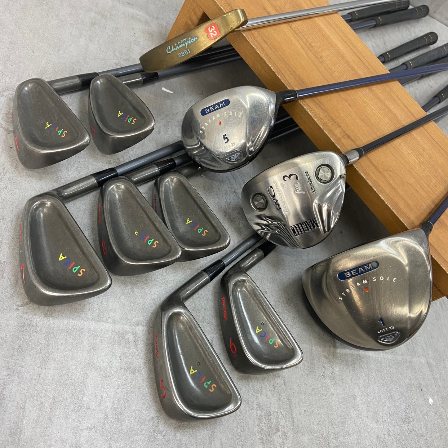 ブリヂストン　ミズノ　レディースゴルフ　クラブセット　11本　L　右利き用　BRIDGESTONE　MIZUNO