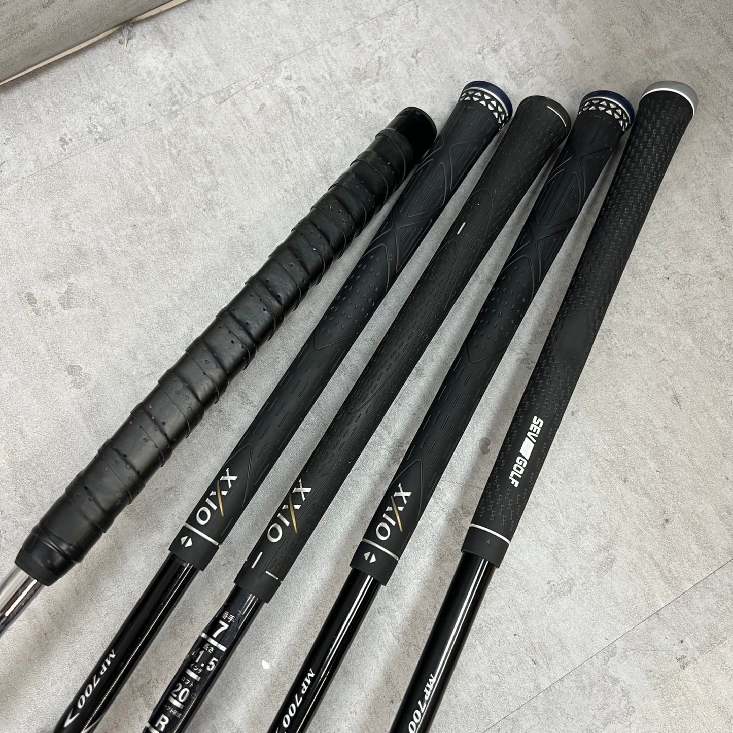 ゼクシオ　スリクソン　メンズゴルフ　クラブセット　12本　右利き用　XXIO SRIXON