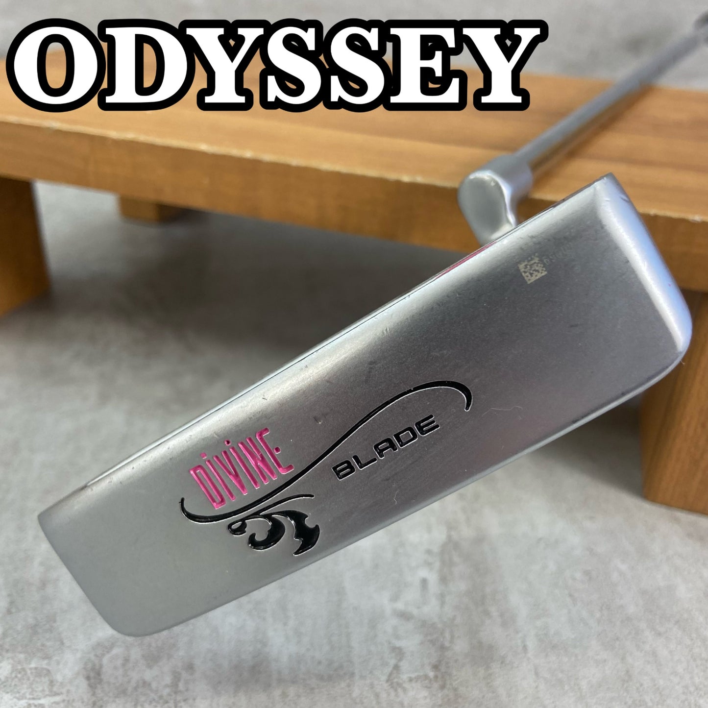 オデッセイ　ディヴァインラインブレード　レディースゴルフ　パター　ピン型　約33インチ　右利き　ODYSSEY　DIVINE BLADE