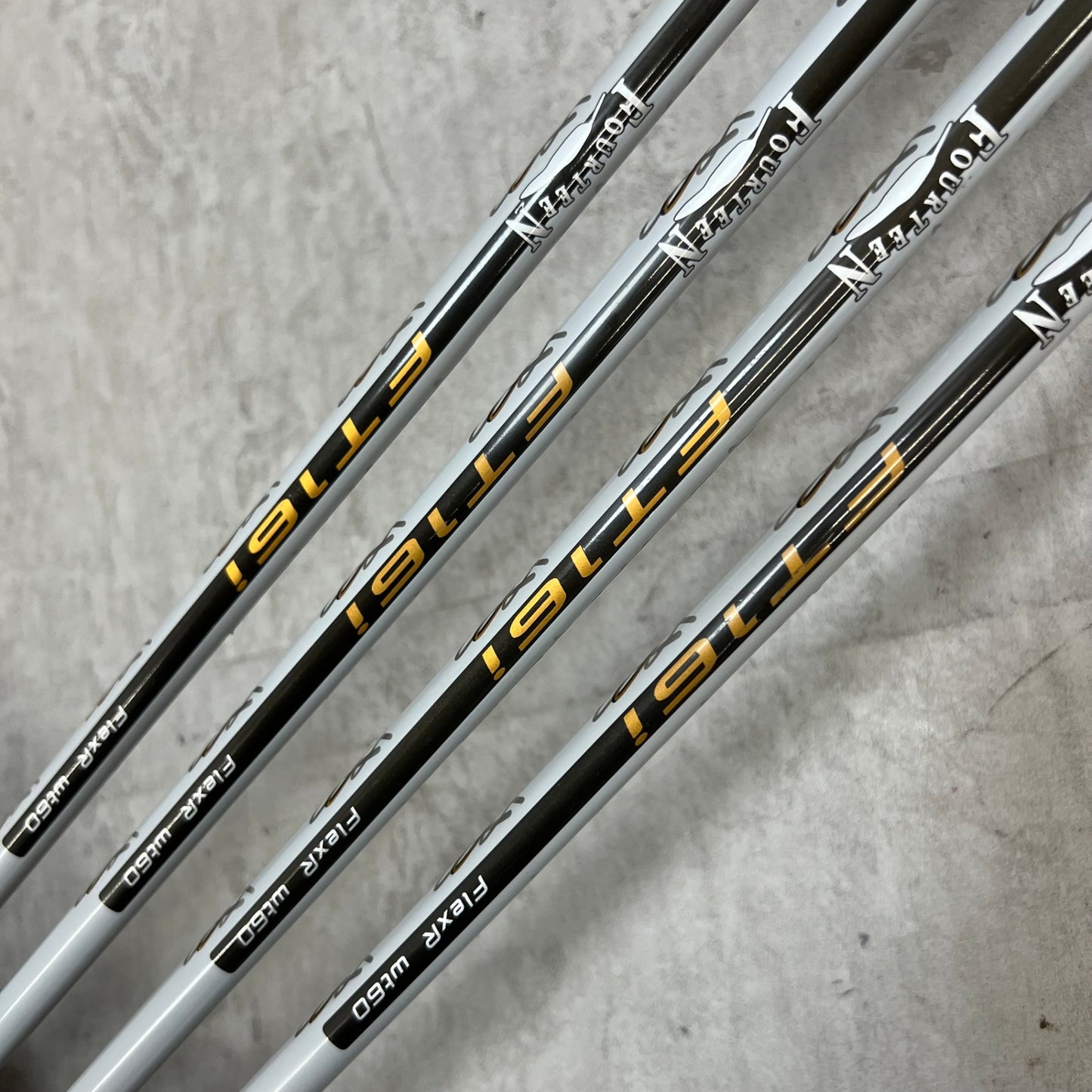 フォーティーン　HI877　メンズゴルフ　ユーティリティアイアン　4本セット　R　右利き用　FOURTEEN