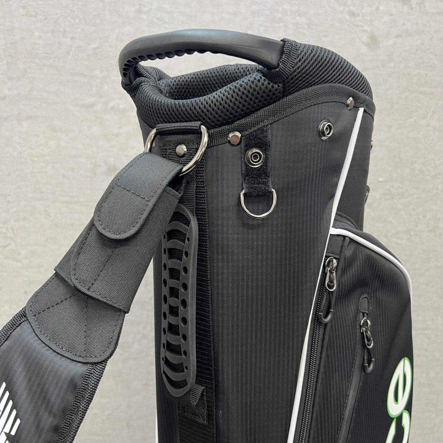 ニューバランス　ゴルフ用　スタンド式　キャディバッグ　約8.5型　ブラック　黒　ポリエステル　New Balance