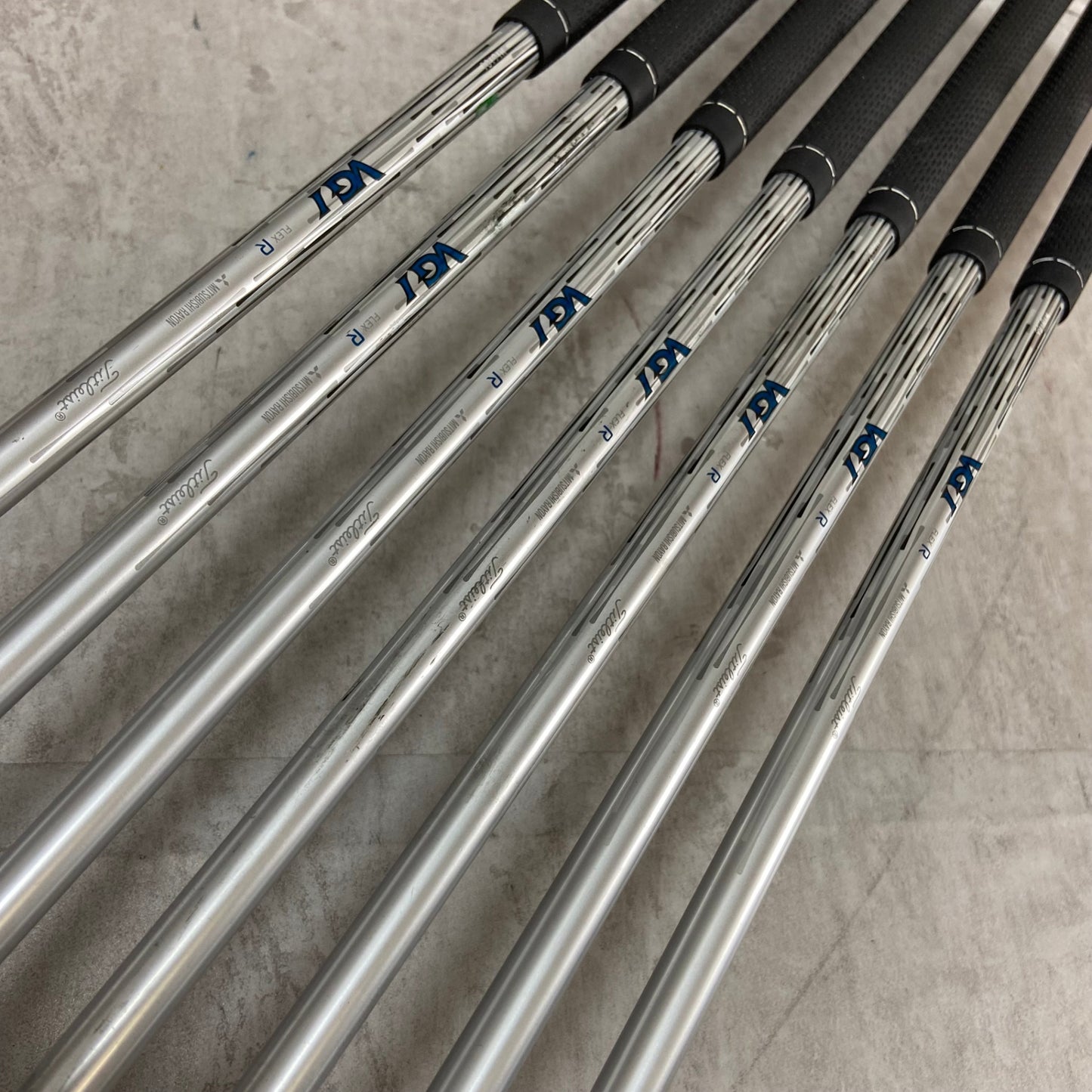 タイトリストVG3  メンズゴルフ アイアンセット 7本 右利き用 カーボン R Titleist