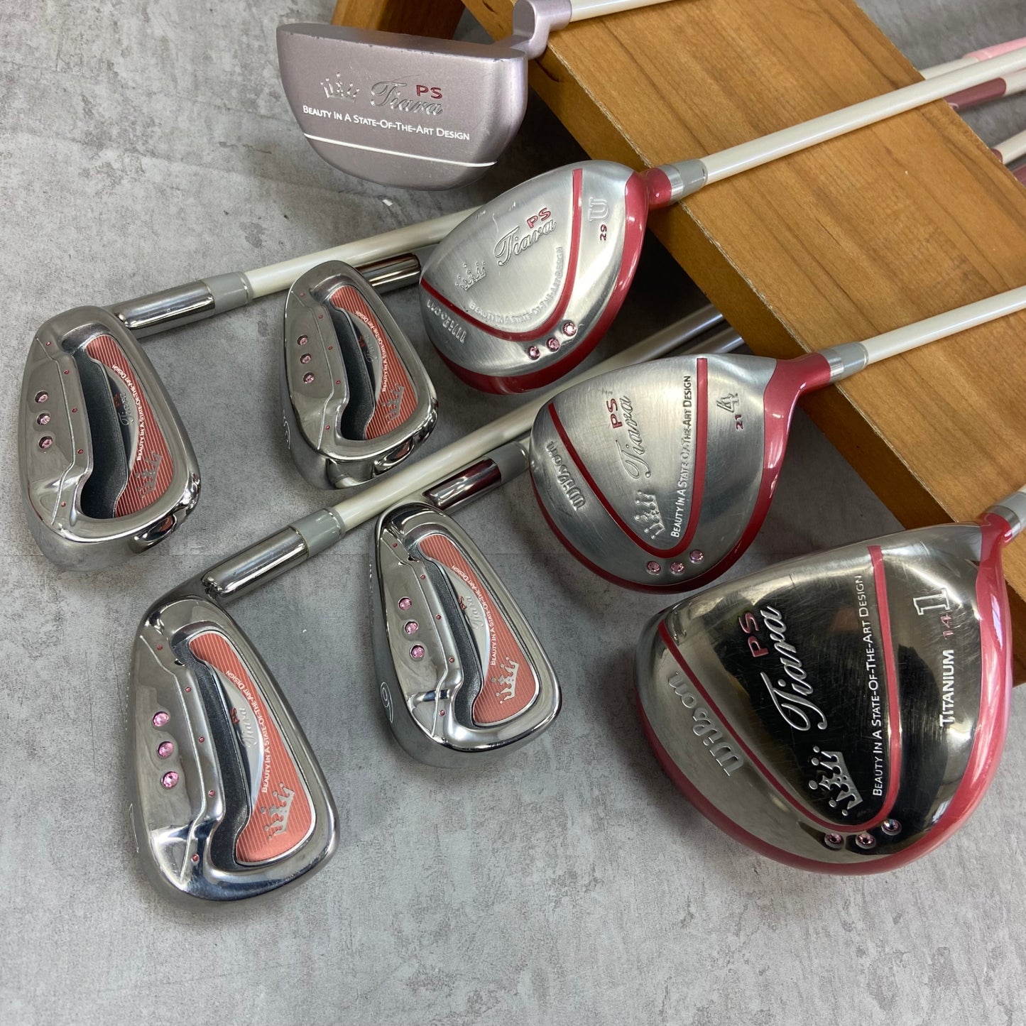 ウィルソン　ティアラ PS 　レディースゴルフ　クラブセット　8本　L　右利き用　Wilson　Tiara