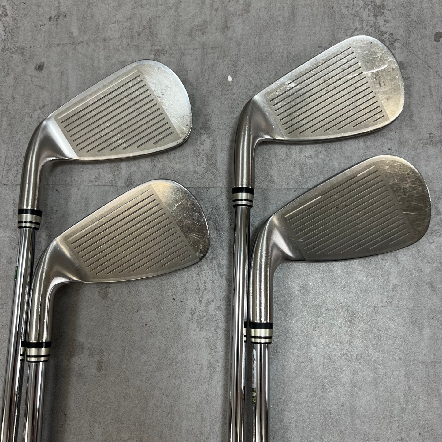 ゼクシオ XXIO 8 8代目 メンズゴルフ　アイアンセット　4番〜SW　9本 右利き用 N.S.PRO 900GH スチール R