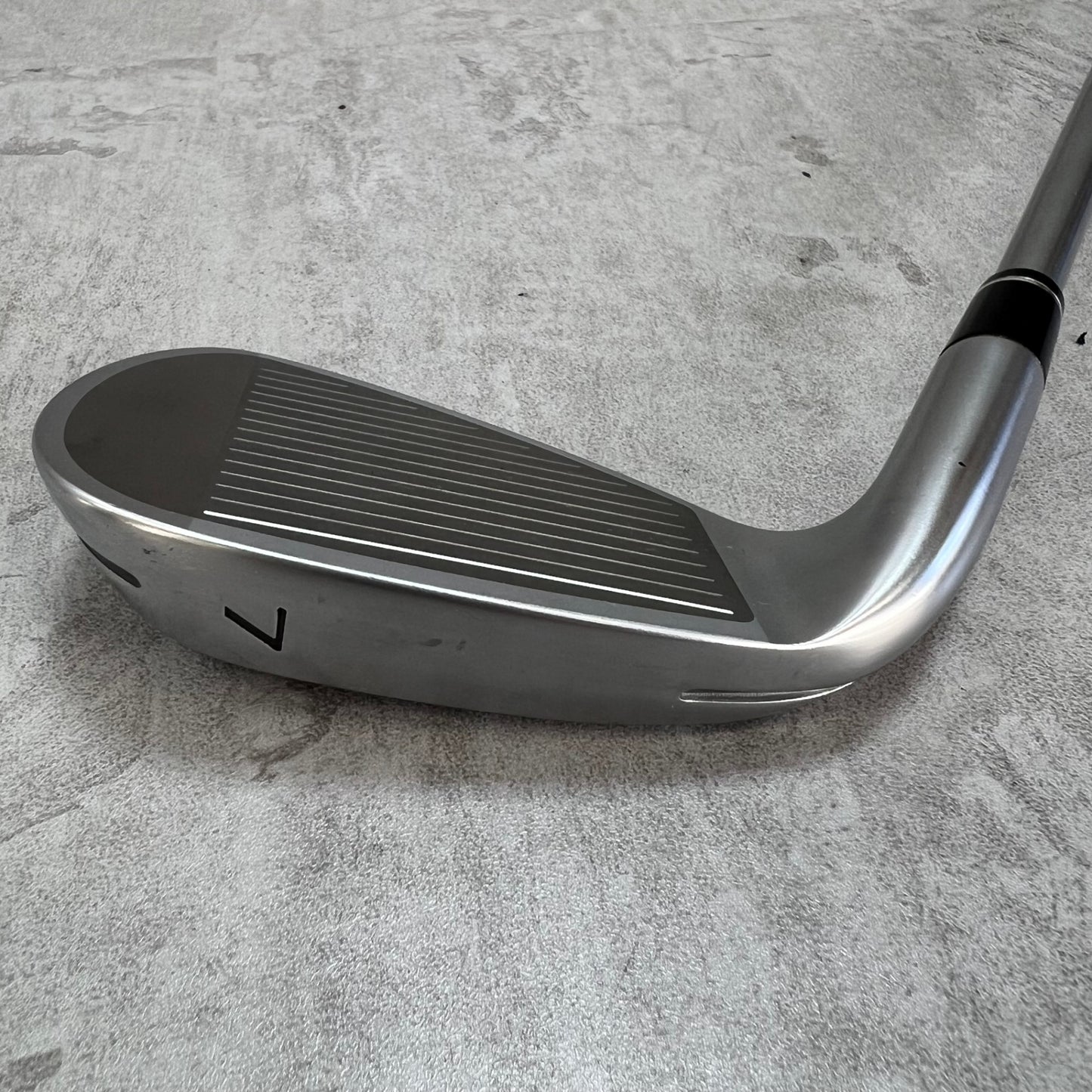 ホンマ　ビジール　 535  　メンズゴルフ　アイアン　7番　R 右利き用　HONMA　Be ZEAL