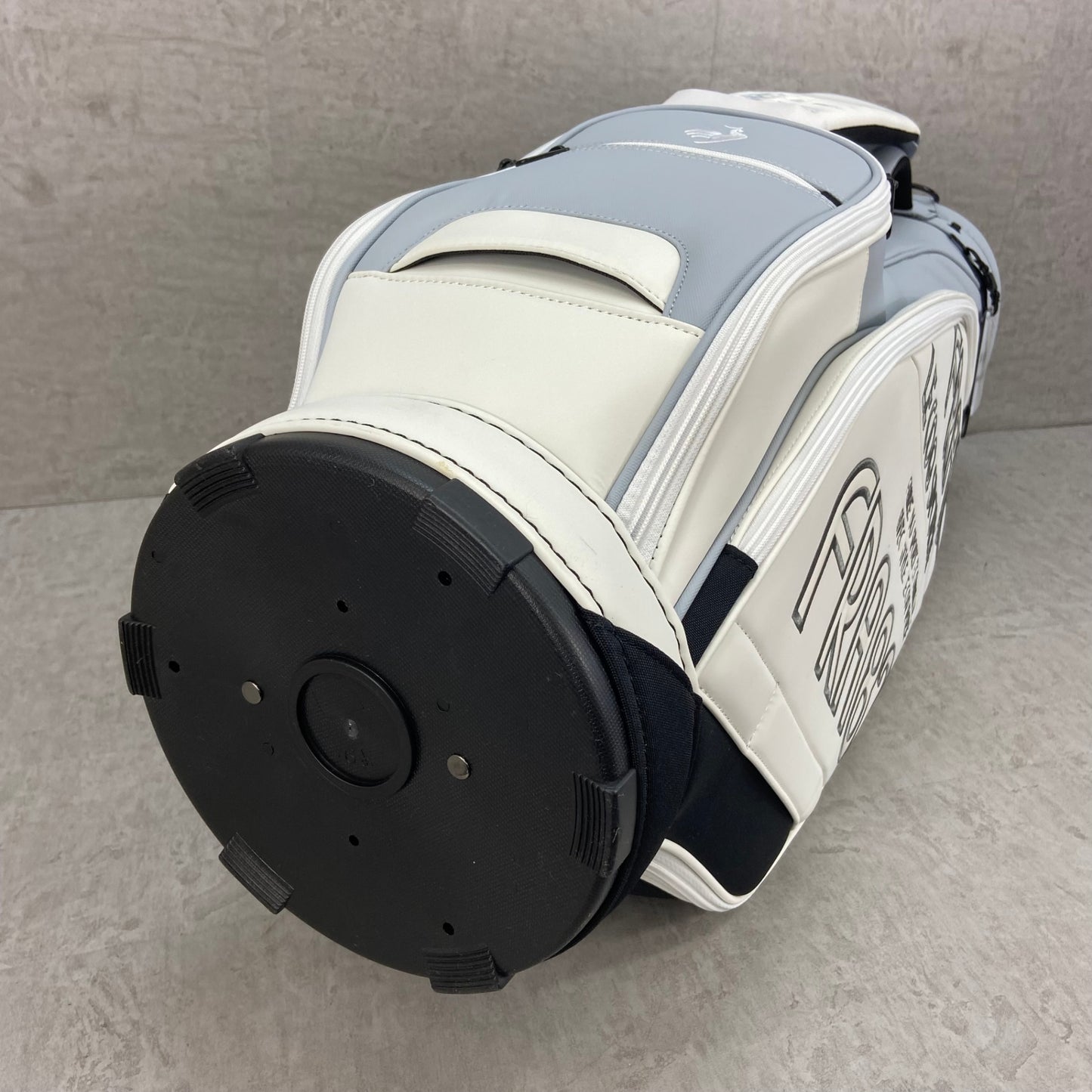 未使用品　ルコックスポルティフ　キャディバッグ　カート式　6分割　約9型(約23cm)　約3.3Kg　LE COQ SPORTIF