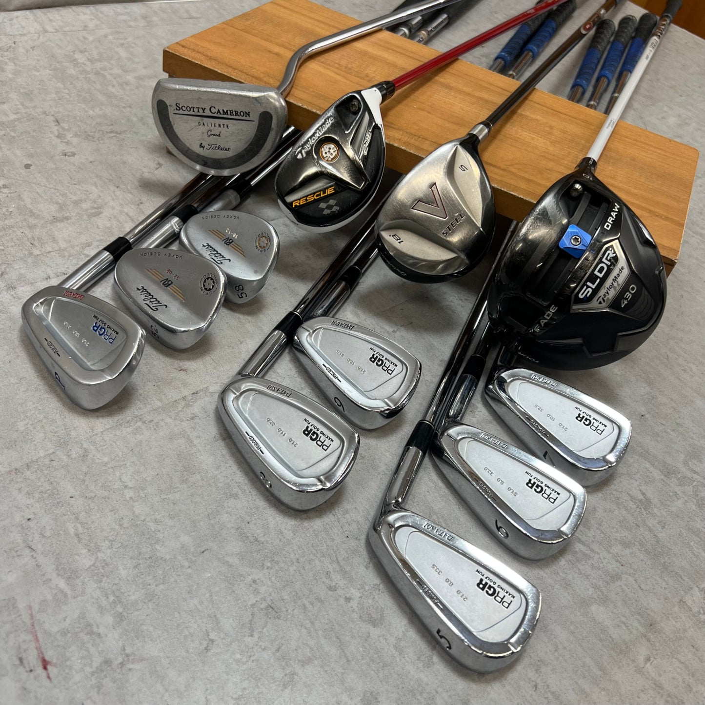 テーラーメイド　タイトリスト　メンズゴルフ　クラブセット　12本　右利き用　TaylorMade　Titleist