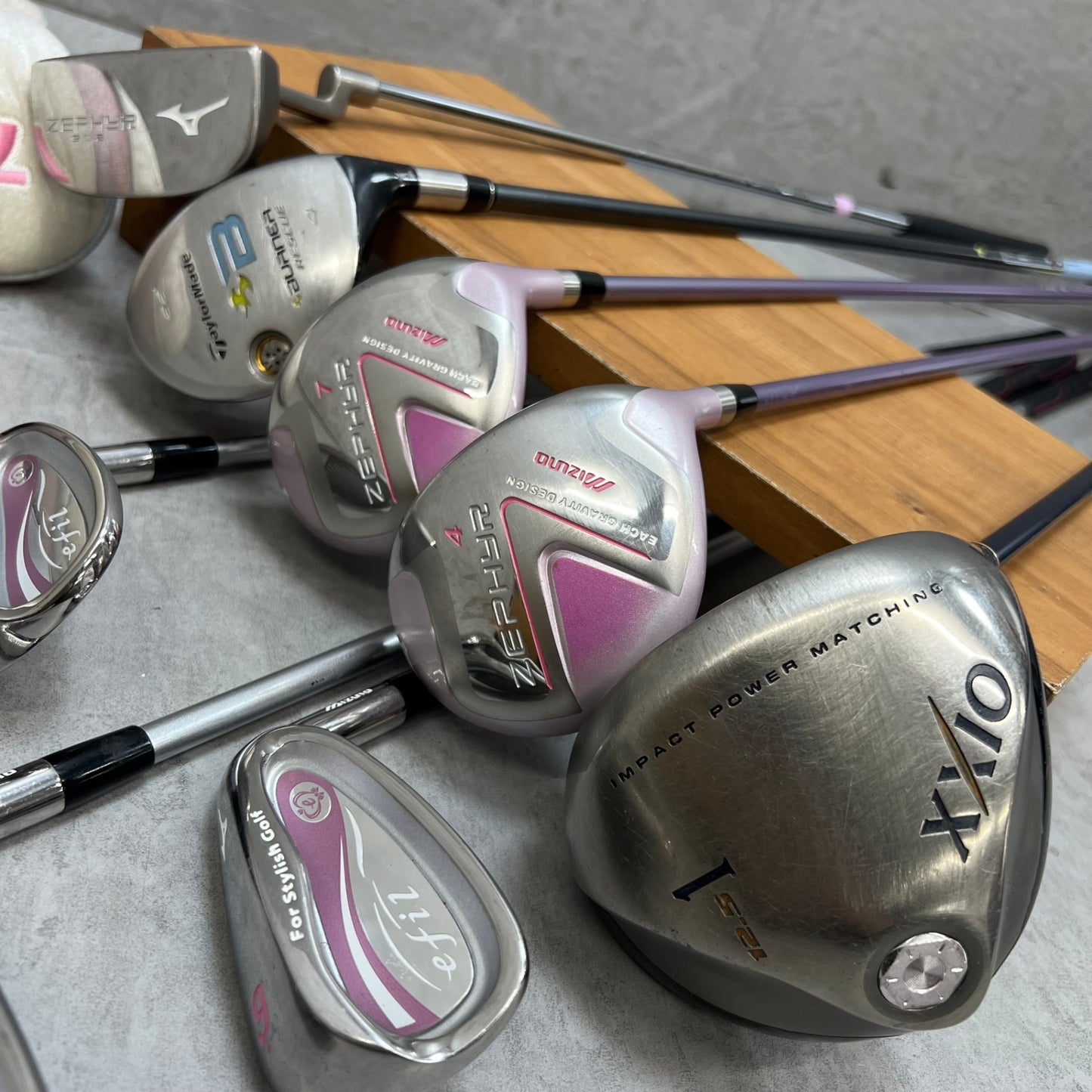 ゼクシオ　ミズノ　レディースゴルフ　クラブセット　8本　L　右利き用　XXIO　Mizuno
