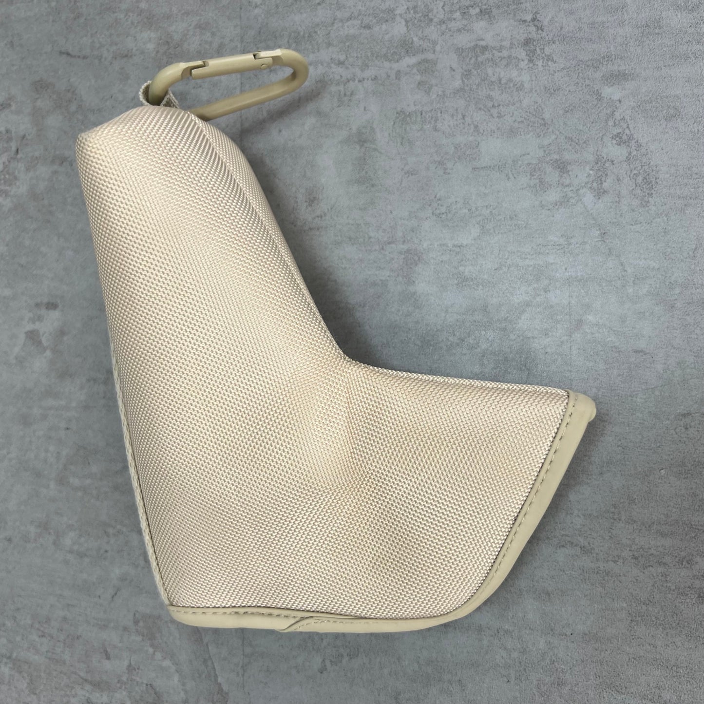 パーリーゲイツ　ゴルフクラブ用ヘッドカバー　パター　ピン型　ベージュ　PEARLY GATES