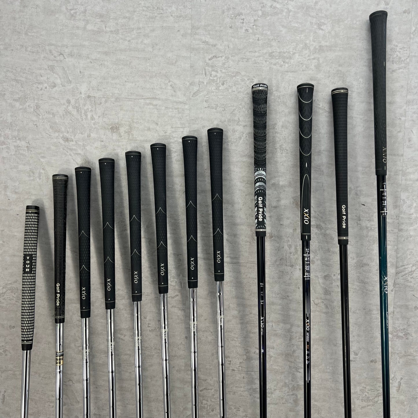 ゼクシオ　ATHLETE　メンズゴルフ　クラブセット　12本　右利き用　XXIO