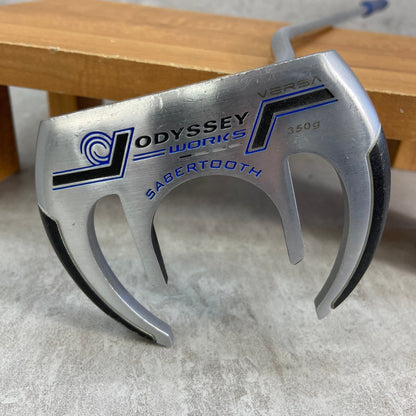 オデッセイ　ワークス　バーサ　セイバートゥース　メンズゴルフ　パター　ネオマレット　約32インチ　右利き　ODYSSEY　WORKS VERSA SABERTOOTH